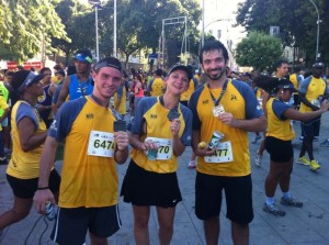 A partir da esquerda, Matheus, Marília e Gustavo